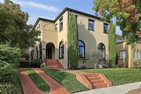 Two-bedroom home in Oakland sells for $1.7 million